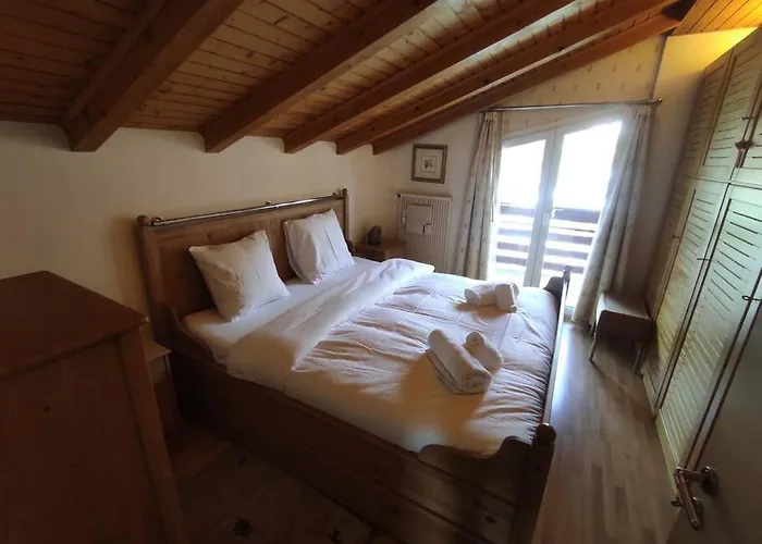 Attic Gem With Unbeatable Moubra View *