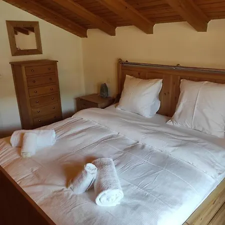 Attic Gem With Unbeatable Moubra View Apartment